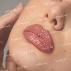 کیت رژلب گلیتری شیگلم رنگ Debutante