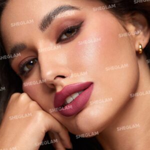 رژلب مایع مات شیگلم رنگ Momojo