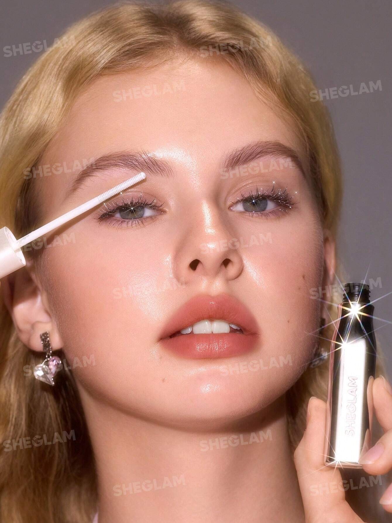 ریمل شاین گلیتری نقره ای شیگلم مدل Crystal Gaze Glitter M... 7 ریمل شاین گلیتری نقره ای شیگلم مدل Crystal Gaze Glitter M... - Image 7