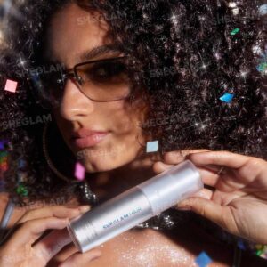 اسپری گلیتر و هایلایتر مو و بدن شیگلم رنگ Midnight Aurora... 15 Disco Twist Hair Body Glitter Mist Midnight Aurora 8 اسپری گلیتر و هایلایتر مو و بدن شیگلم رنگ Midnight Aurora...